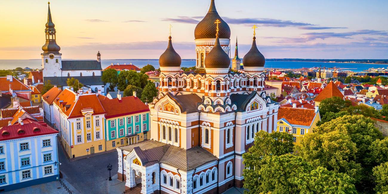 Discover Tallinn’s iconic Alexander Nevsky Cathedral with free entry and more exclusive offers - Tallinn Card.