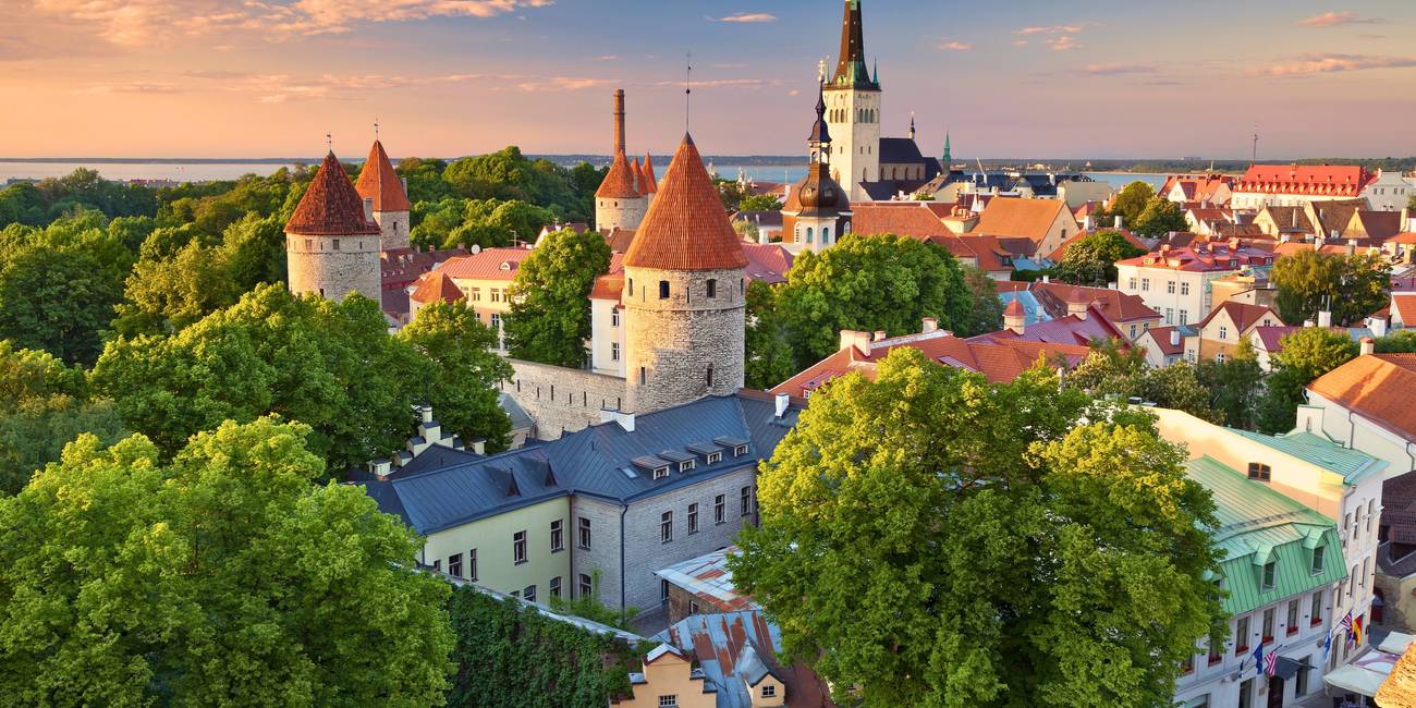 Explore o deslumbrante centro histórico de Tallinn e os seus monumentos a preços imbatíveis com o Passe Oficial da Cidade de Tallinn – Tallinn Card.